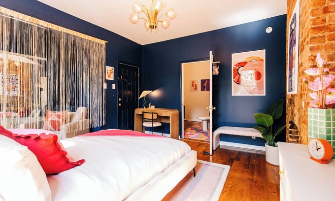 Harsimus Cove Casa | Luxury brownstone, sleeps 5, 20 mins NYC!
