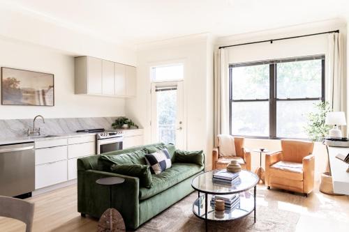 Hillsboro Village Casa | Luxury by Music Row Belmont Vanderbilt FREE Parking