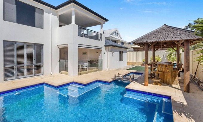 Burns Beach Casa | Luxury by the Sea in Burns Beach