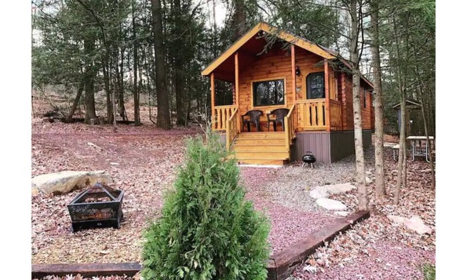 Grier City-Park Crest Casa | Luxury Cabin at Historic Lakewood Park w/ Linens - A