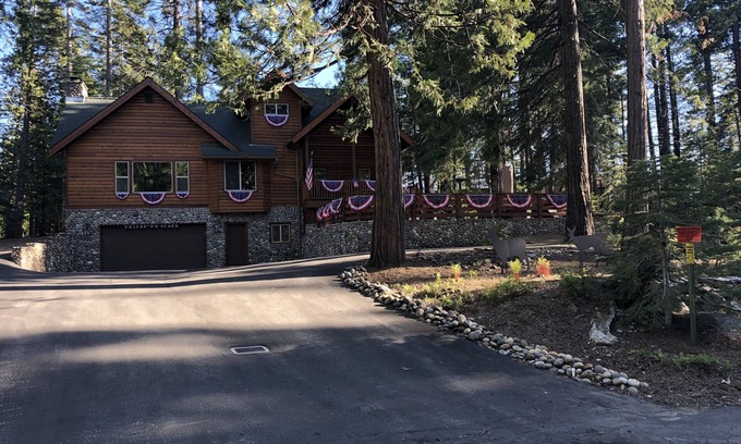 Shaver Lake Casa | Cabaña de lujo East Village a poca distancia de la ciudad
