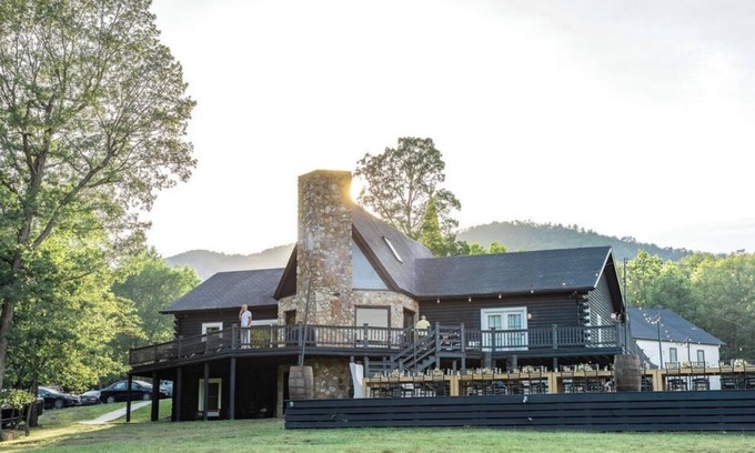 Fort Valley Casa | Luxury Cabin Getaway in the Blue Ridge Mountains