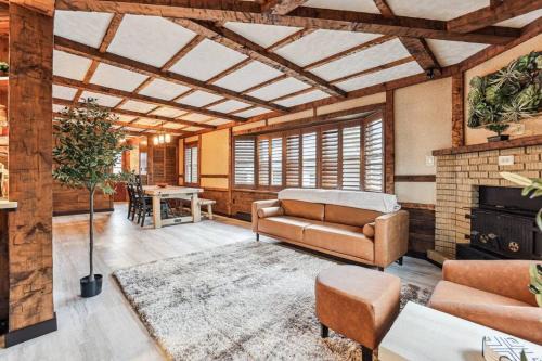 Aquashicola Casa | Luxury-Cabin Mount View *Gym*Game Room *Fire Place