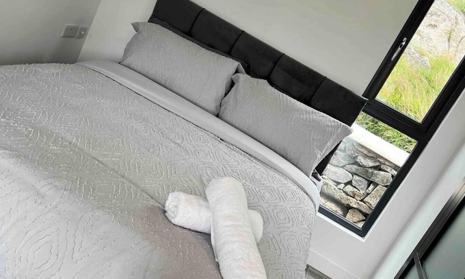 Newry Cabina | Luxury Cabin with Private Hot Tub 3