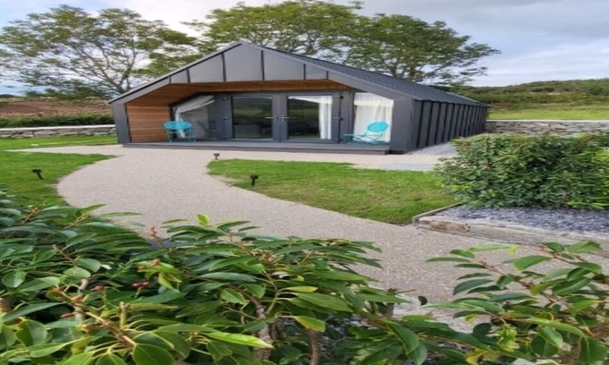 Newry Cabina | Luxury Cabin with Private Hot Tub 4