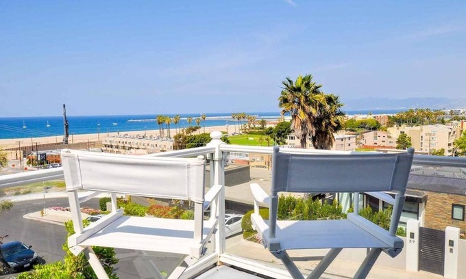 Playa Del Rey Casa | Retiro en la playa de Cape Cod! Vistas al mar en cada habitación!