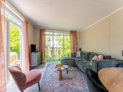 Goedereede Casa | Luxury chalet near Ouddorp with garden, cleaning included