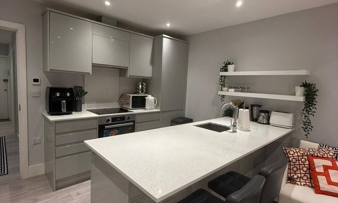 South Acton Apartamento | Luxury Charming 1-bedroom apartment in lovely Acton with AC, WiFi
