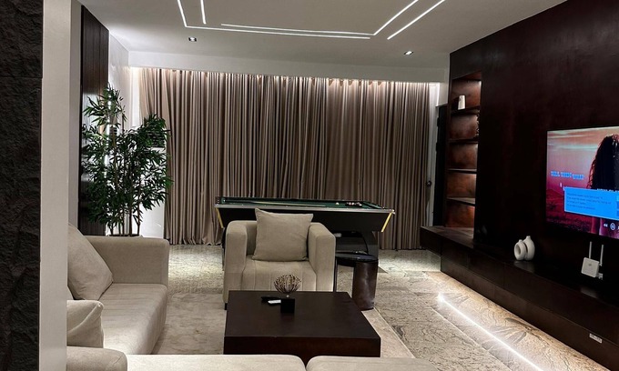 Wuse 2 Apartamento | Luxury Charming 2-bedroom apartment Near Bannex plaza. Fast Wi-Fi+247 power