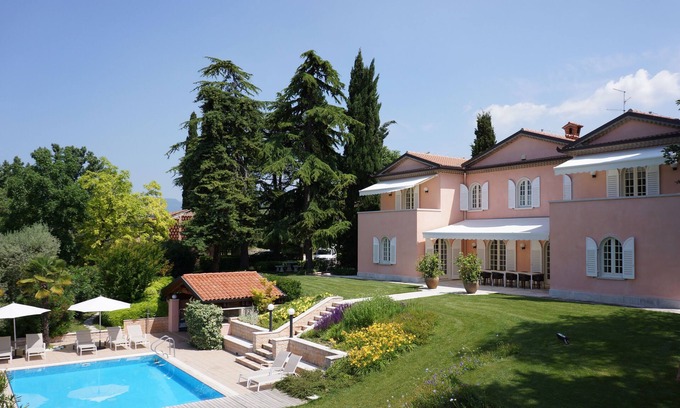 Montioni Villa | Villa de lujo en el lago de Garda en Lazise. Vista al lago y piscina privada