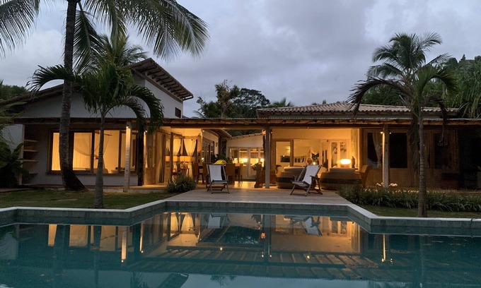 Curuipe Casa | Luxury Cliffside Villa with Infinity Pool and Sea BAH073