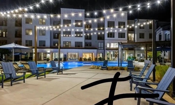 McNeil Condominio | LUXURY CONDO AT THE LAKELINE ATX