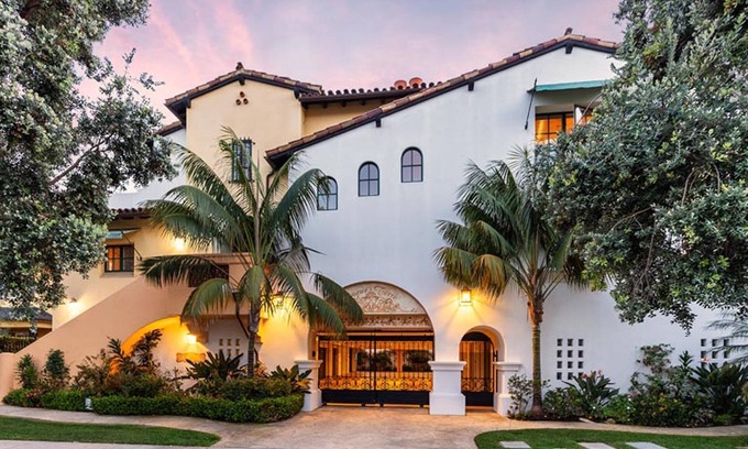 Waterfront Condominio | Luxury Condo Close to the Beach & Downtown Santa Barbara!