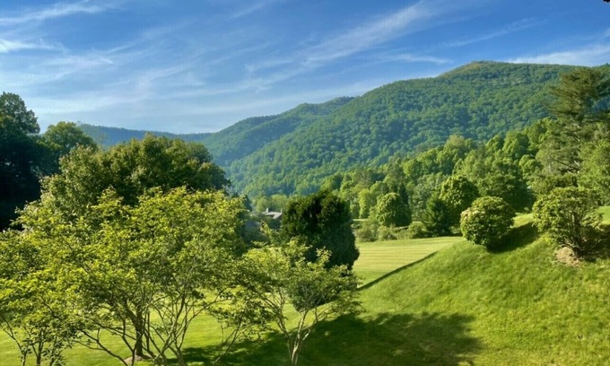 Maggie Valley Condominio | Condominio de lujo con comodidades estilo centro turístico