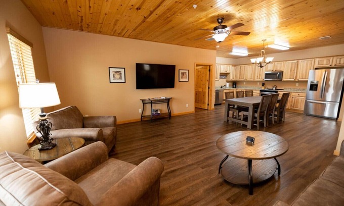 Gruene Condominio | Luxury Condo Hidden Gem of Gruene Resort A3