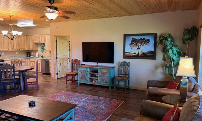 Gruene Condominio | Luxury Condo Hidden Gem of Gruene Resort A4