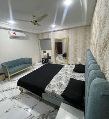 Multan Apartamento | Luxury Condo in Central Multan with Self Check-In