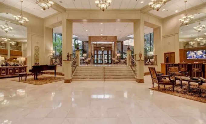 Houston Condominio | "Luxury Condo in the heart of Galleria, Uptown Houston"