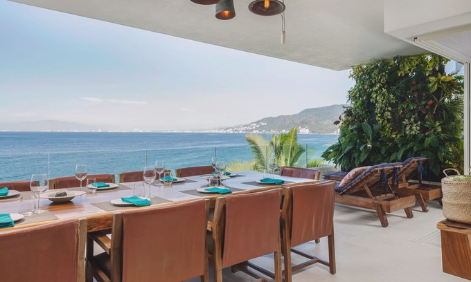 South Shore Hotel Area Condominio | Luxury Condo on a private and beautiful swimmable Beach, Hight cleaning st.