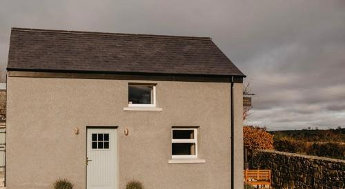 Dromore Casa | Luxury countryside cottage getaway with wood fired hot tub