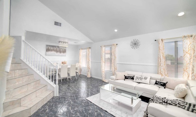 North Las Vegas Casa | Luxury, cozy, clean home in a private neighborhood