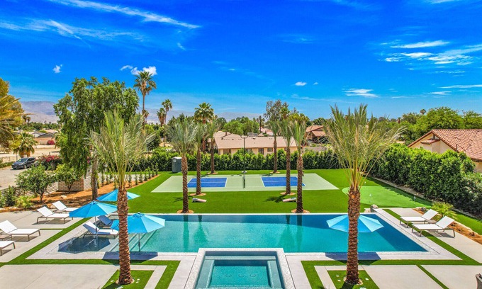 Bermuda Dunes Casa | Luxury+deals,Cinema,Basketball,Volleyball, Pickleball, Putting Green,Ping Ping