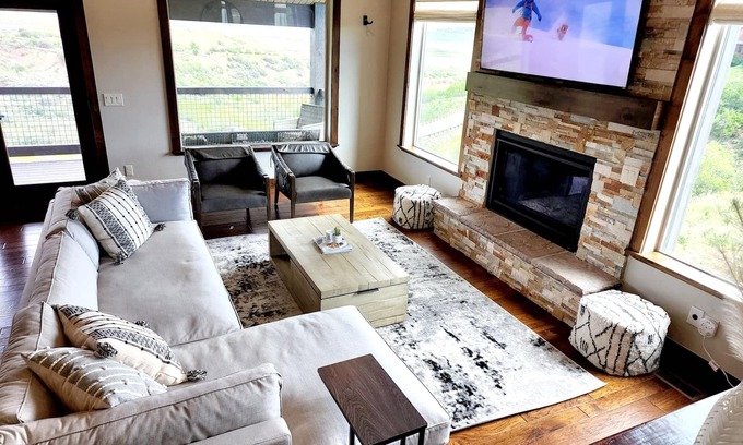 Park City Casa | Luxury Deer Valley East Retreat with Stunning Lake Views