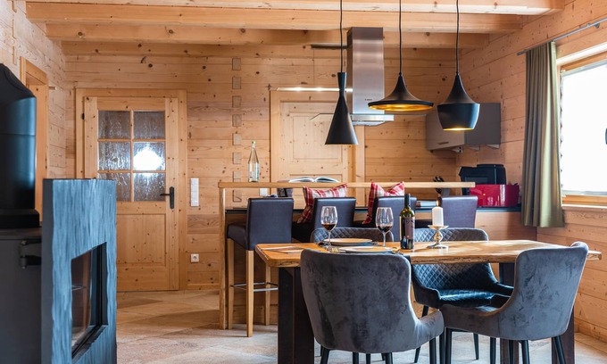 Ruhpolding Apartamento | Luxury design chalet category 1, 105sqm, 2 separate bedrooms, Swiss stone pine furniture