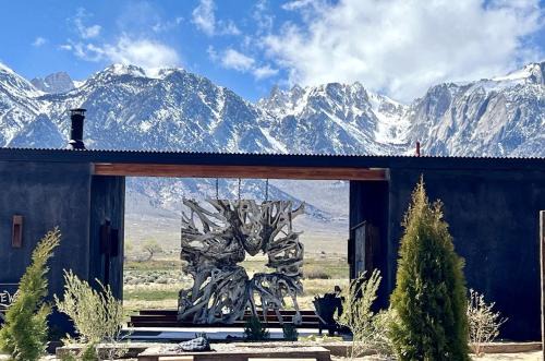 Lone Pine Apartamento | Luxury Design Rental with Breathtaking Mountain Views in Lone Pine, California
