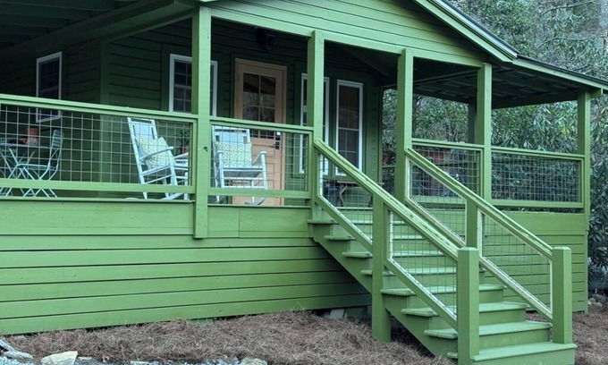 Cashiers Cabaña | Luxury Designer Cottage in Walkable Downtown Cashiers