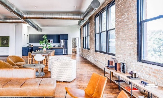 Wicker Park Apartamento | Luxury Designer Penthouse Loft | Sleeps 20