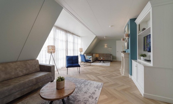 Colijnsplaat Casa | Luxury detached villa for 12 people with private swimming pool, Finnish sauna, whirlpool and trampoline in a small-scale park in Zeeland