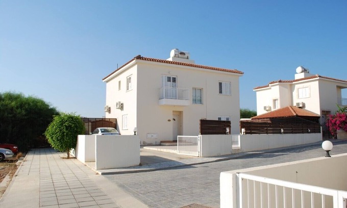 Paralimni Casa | Villa de lujo con piscina privada, cerca de playas de arena con wifi