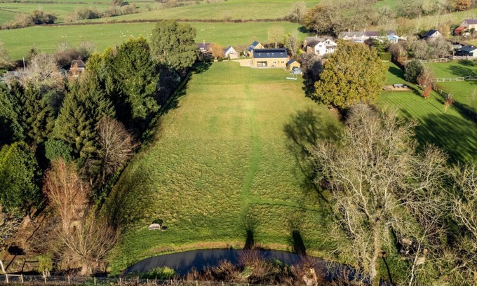 Sibford Gower Casa | Luxury dog friendly holiday home with large garden in the Cotswolds - Hill View House