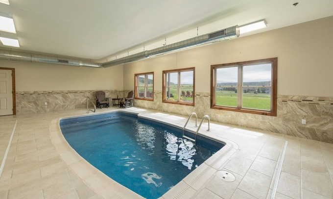 Waterfront Greens Casa | Beary Fine Resort: Lake Access, Dogs Welcome, Indoor Pool!
