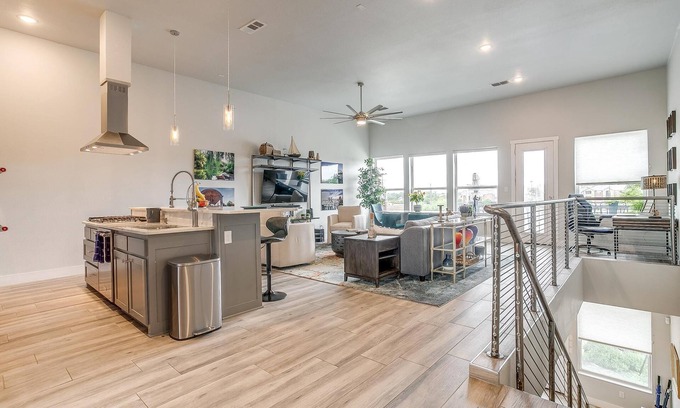 Fort Worth Casa | LUXURY DOWNTOWN FORT WORTH VILLA, WALK TO EVERYTHING