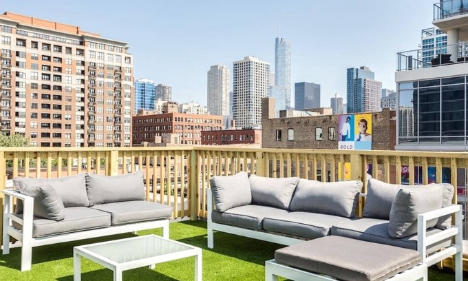 River North Apartamento | Luxury Downtown Penthouse with Private Rooftop!