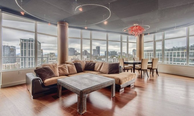 Alphabet Historic District Condominio | Luxury Downtown Portland 2 Bedroom Condo with Incredible City Views
