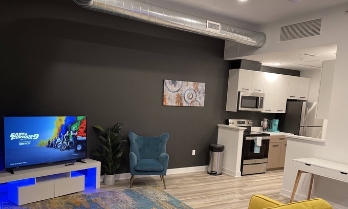 Royal Oak Apartamento | Luxury Downtown Royal Oak studio apartment - FREE parking