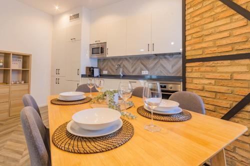 Cercadilla-Medina Azahara Apartamento | Luxury Downtown Station Córdoba