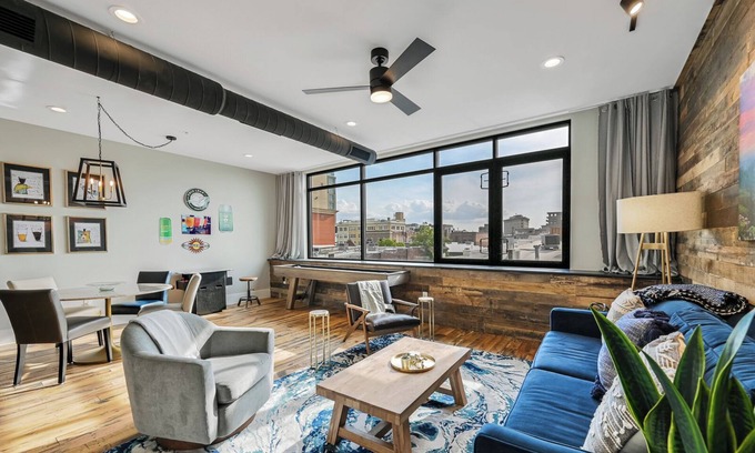 Downtown Asheville Condominio | Luxury Downtown walkable AVL condo w arcade 2BR2BA