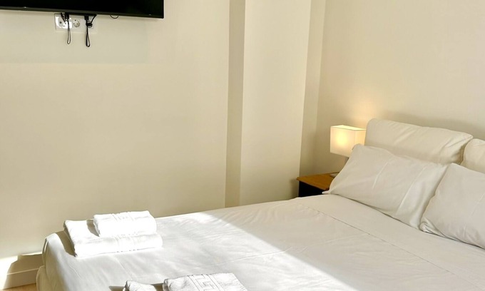 Rejas Apartamento | Duplex de Lujo Feria de Madrid 6 personas 200