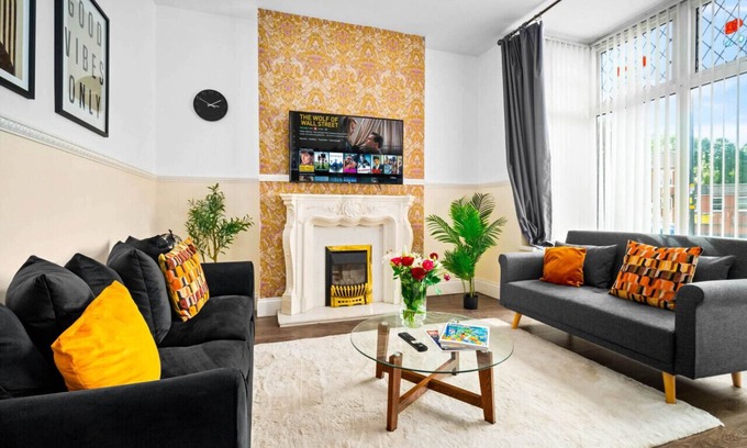 Birmingham Casa | Luxury Edgbaston House - Garden - Parking
