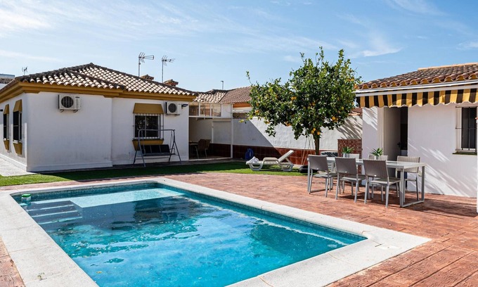 Poblado Sancti Petri Casa | Luxury villa in Chiclana, close to the beach