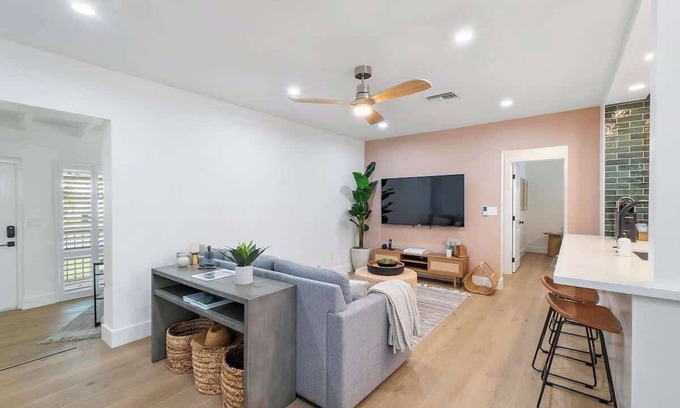 Lake Ridge Apartamento | Luxury Escape: Close to beach, heavenly beds
