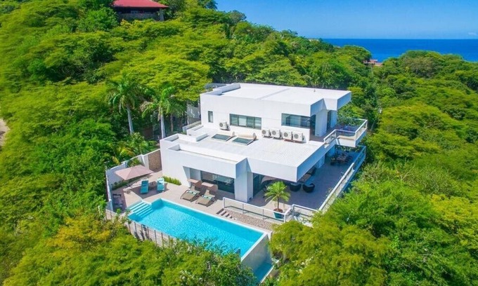 El Ocotal Villa | Islana - Ocotal · VILLA DE LUJO, acceso a 3 piscinas, tenis, gimnasio