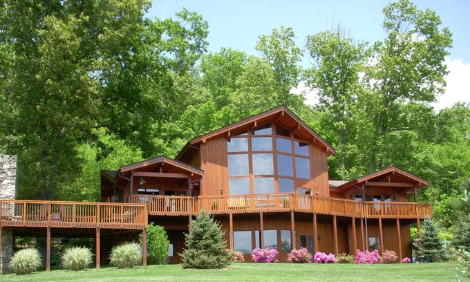 Clyde Casa | Luxury Estate on 5 Acres