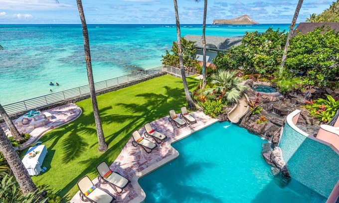 Waimanalo Beach Casa | $ 3000 / noche especial para junio y julio !!! Mansión de lujo frente al mar!