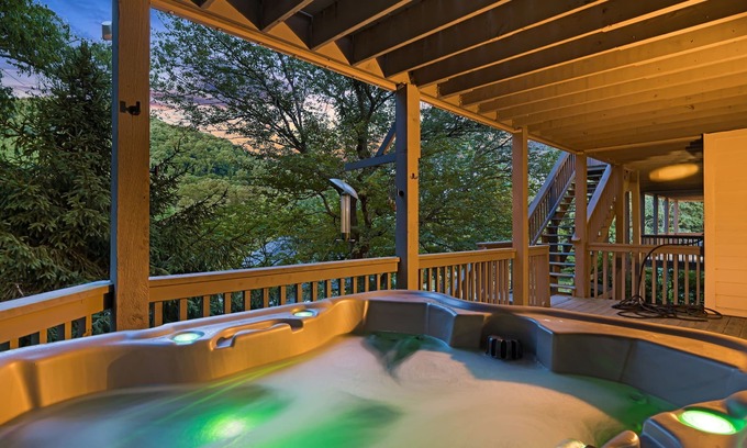 Skyland Casa | Luxury Estate w/ Hot Tub & Game Room + Biltmore Pass | 18 Min to Asheville