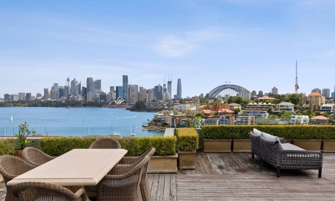 Cremorne Point Casa | Luxury European 4 Bedroom Home w/ Harbour Views